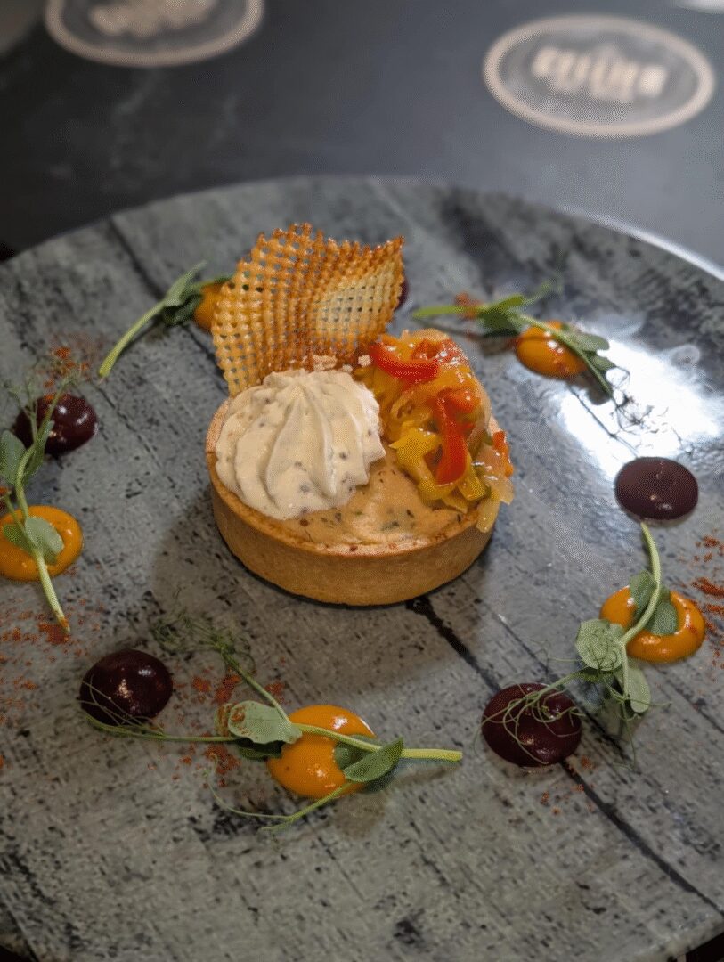 Tartelette_à_l'effiloché_de_saumon_Restaurant_Cellier_du_Roi_Bromont